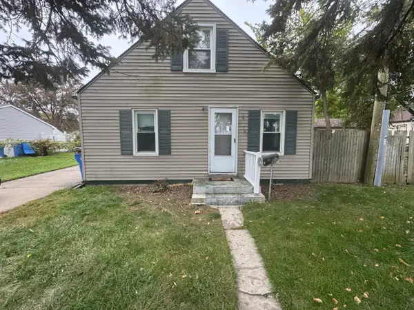 25741 SE Norfolk Street, Dearborn Heights, MI 48125