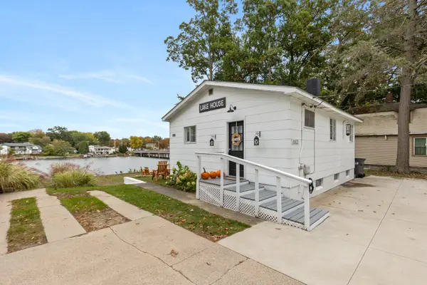 16833 Lake Road, Spring Lake, MI 49456