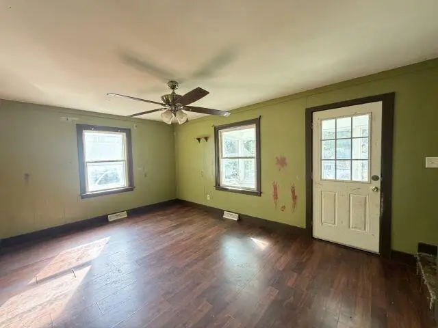 547 Seymour Avenue, Jackson, MI 49202 - #2