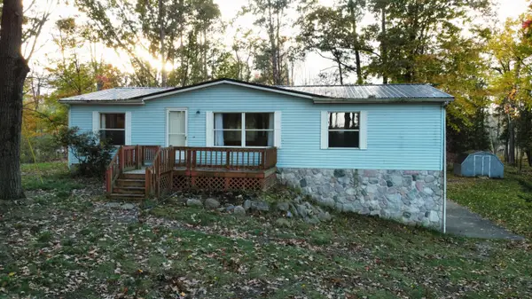 1236 E Tamarack Road, Edmore, MI 48829