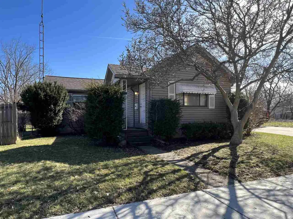 833 W Atherton Road, Flint, MI 48507 - #1