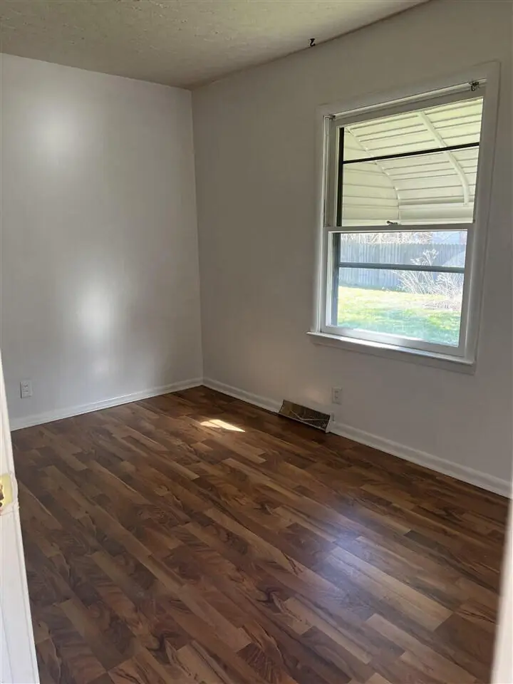 833 W Atherton Road, Flint, MI 48507 - #3