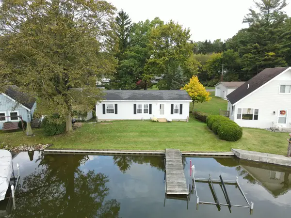 34347 N Street Ne, Paw Paw, MI 49079
