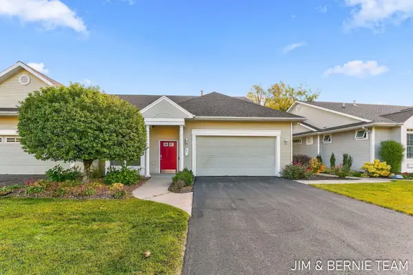 1074 Barrington Nw #84, Grand Rapids, MI 49534