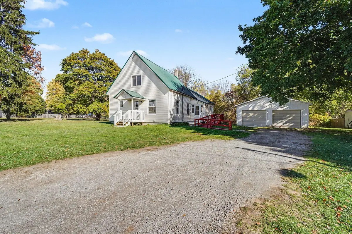 606 S Weaver Avenue, Fremont, MI 49412 - #1