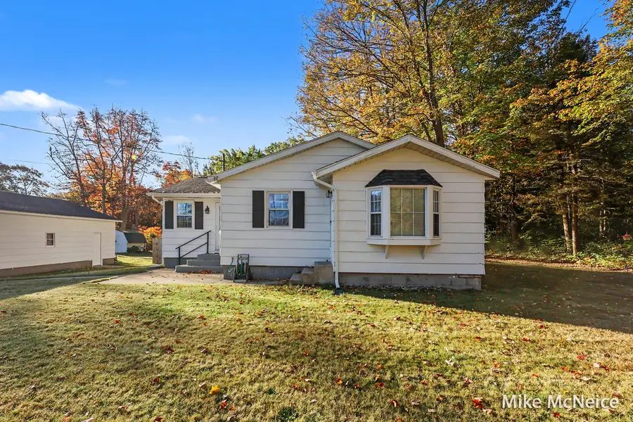 16182 Lincoln Street, Grand Haven, MI 49417 - #2