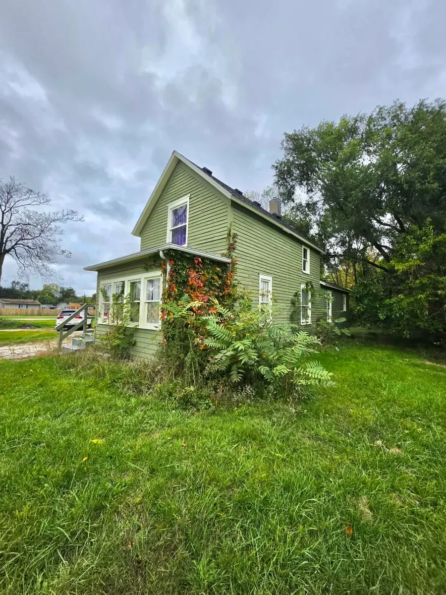 1069 E Main Street, Benton Harbor, MI 49022 - #3