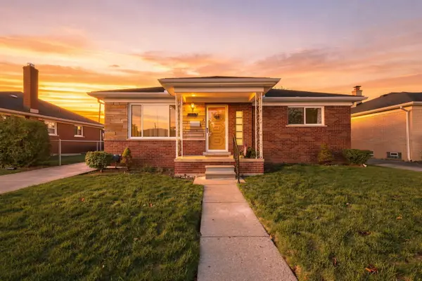 20866 Revere Street, Saint Clair Shores, MI 48080
