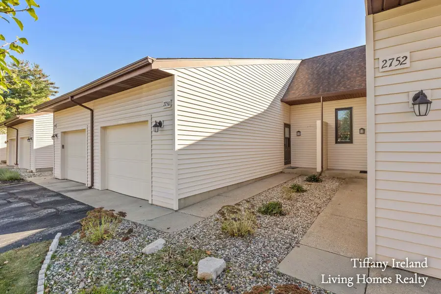 2750 Stonebluff Drive Sw, Wyoming, MI 49519 - #2