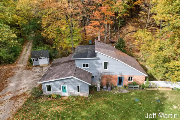 1413 Grand River Drive Ne, Ada, MI 49301