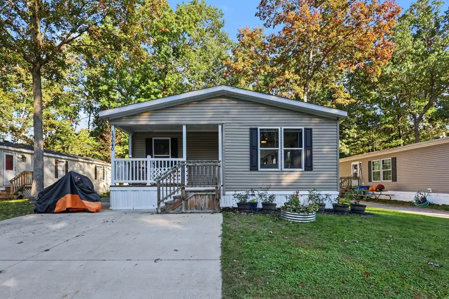 13640 Oaktree Court, Grand Haven, MI 49417 - #2