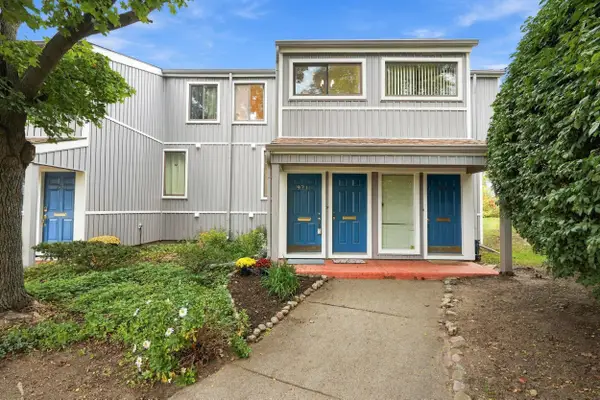 9715 Harbour Cove Court #54, Ypsilanti, MI 48197