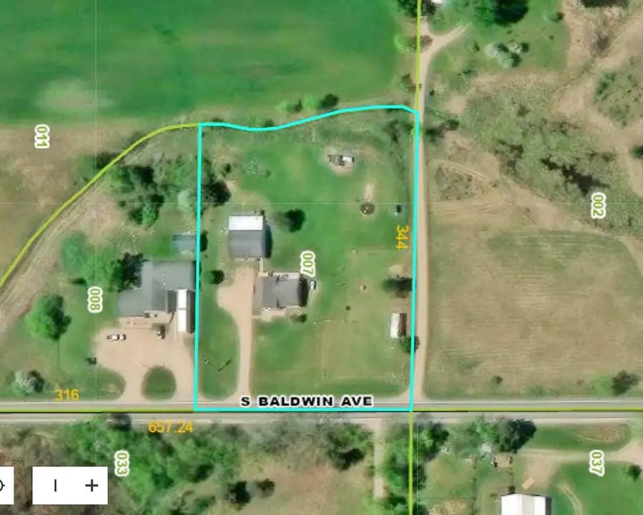 2253 S Baldwin Avenue, Fremont, MI 49412 - #3