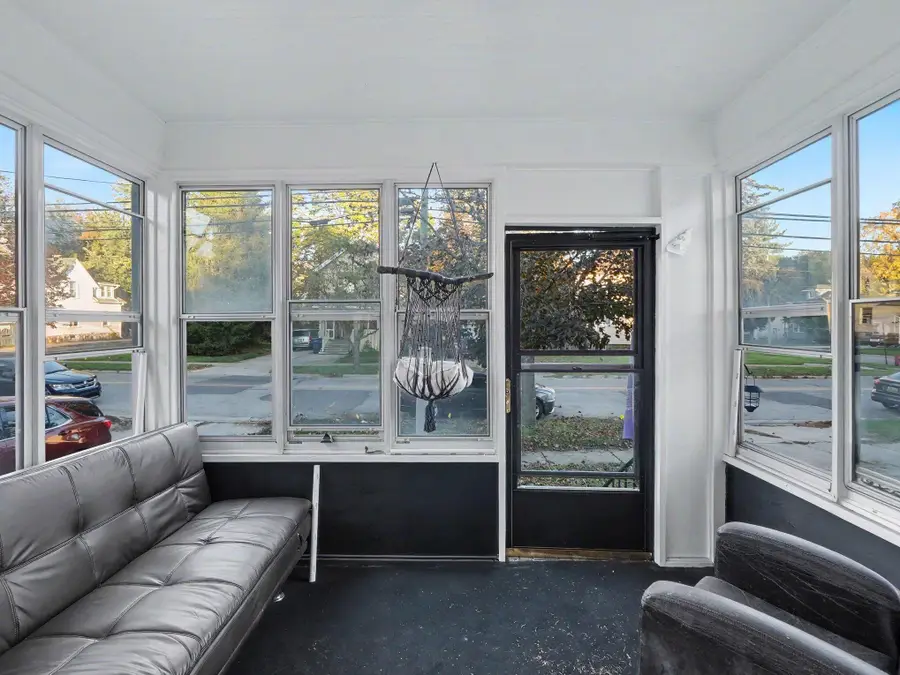 724 4th Street, Jackson, MI 49203 - #3