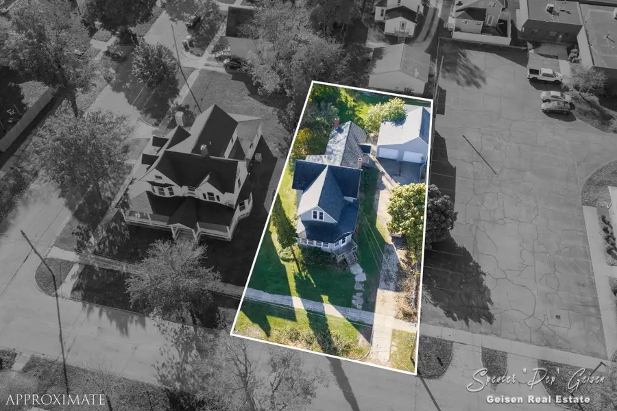 117 E Washington Street, Belding, MI 48809 - #2