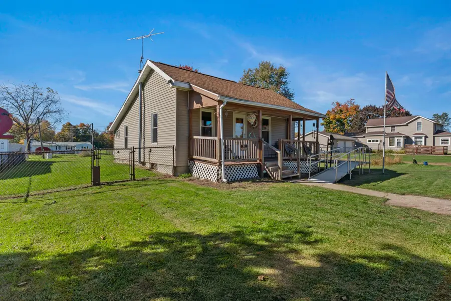 4338 Ann Street, Pittsford, MI 49271 - #2