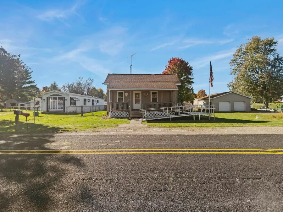 4338 Ann Street, Pittsford, MI 49271 - #3
