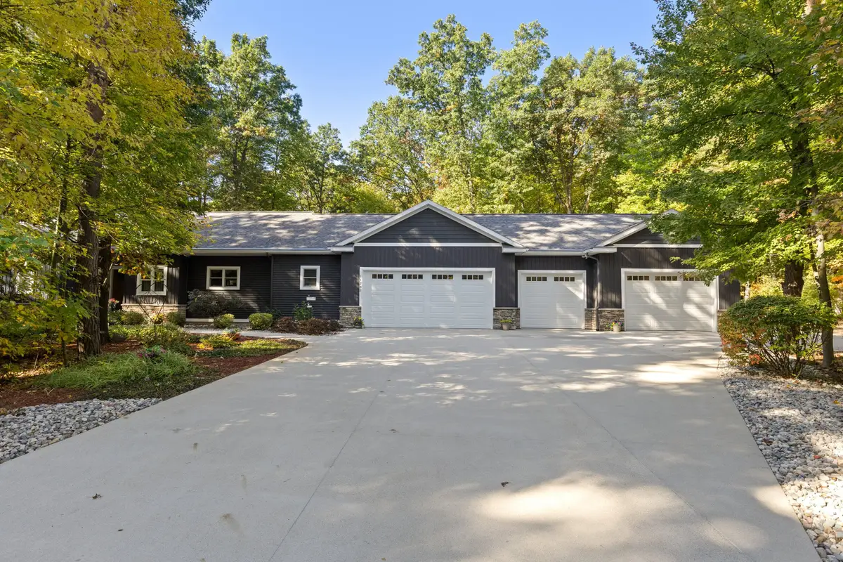11205 Discovery Woods Drive, Greenville, MI 48838 - #1