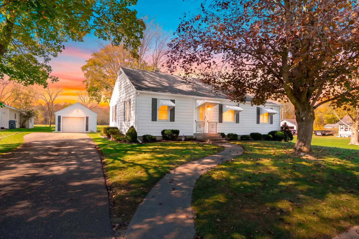516 N Van Buren Street, Bloomingdale, MI 49026 - #1