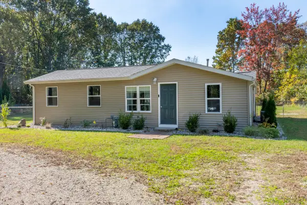 71212 State Line Road, Edwardsburg, MI 49112