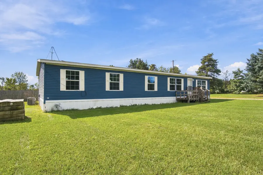 11390 E Pakes Road, Crystal, MI 48818 - #3