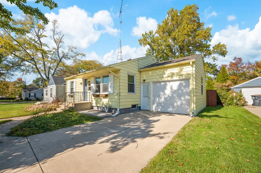 853 Kingsley Avenue, Saint Joseph, MI 49085 - #2