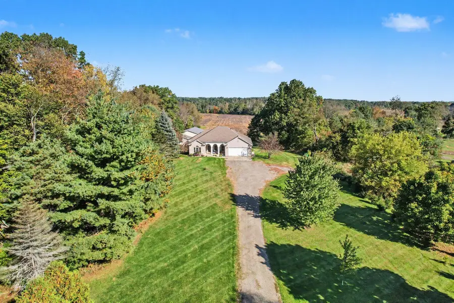 11433 Burrows Rd, Battle Creek, MI 49014 - #2