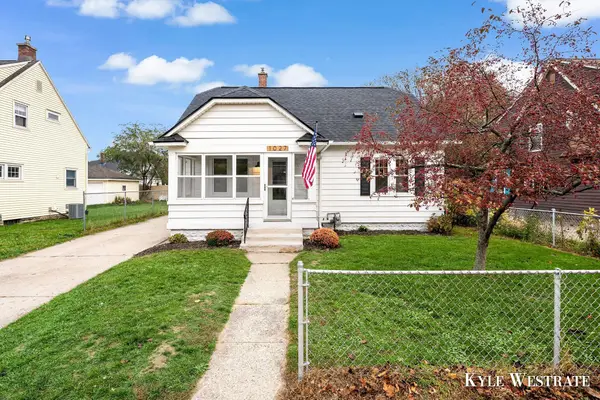 1027 Beechwood Street Ne, Grand Rapids, MI 49505