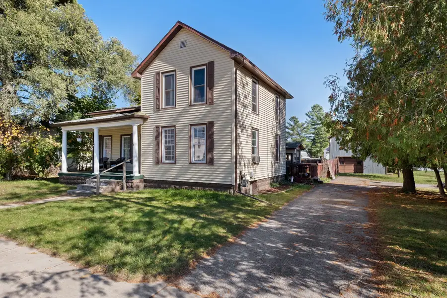 127 S Oak Street, Evart, MI 49631 - #3