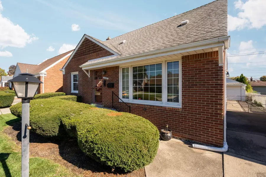 6569 Norwood Avenue, Allen Park, MI 48101 - #2