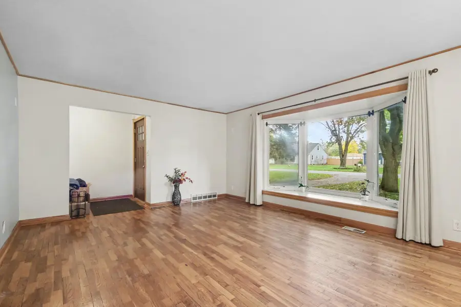 126 Cambridge Avenue, Holland, MI 49423 - #2
