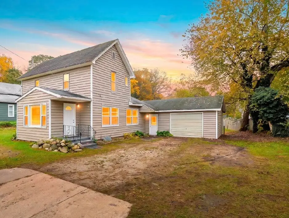 236 E Center Street, Coloma, MI 49038 - #1