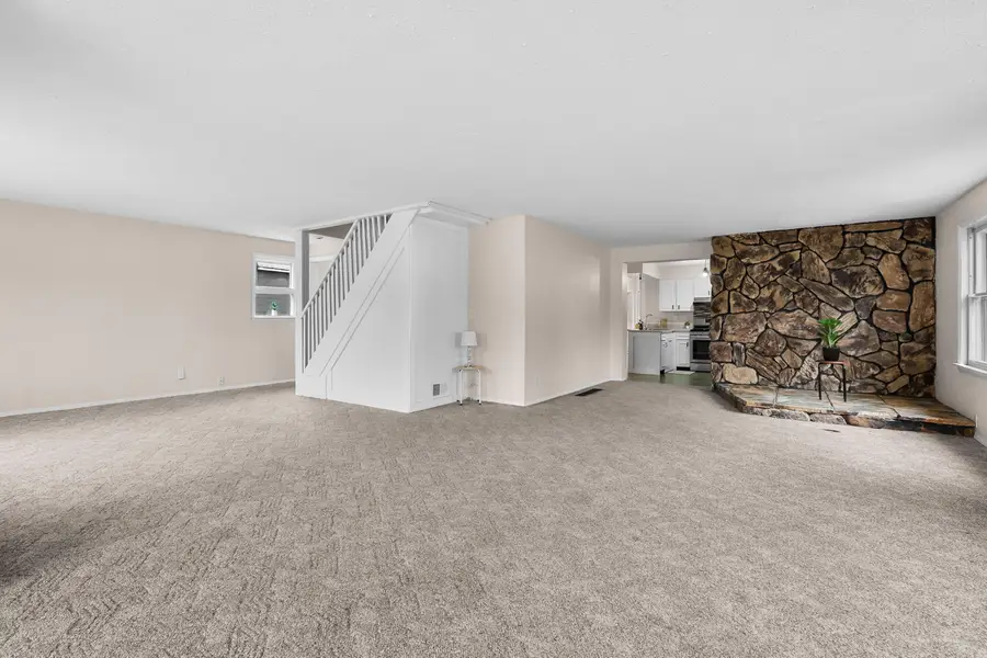 236 E Center Street, Coloma, MI 49038 - #3