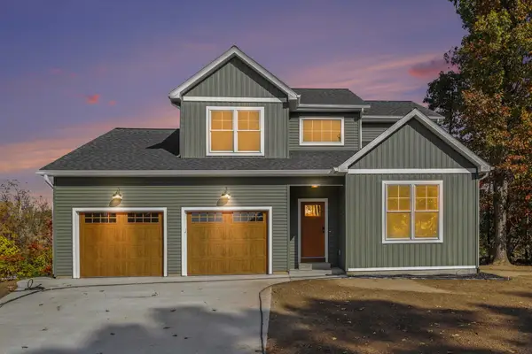 445 Oakvale Court, Battle Creek, MI 49014