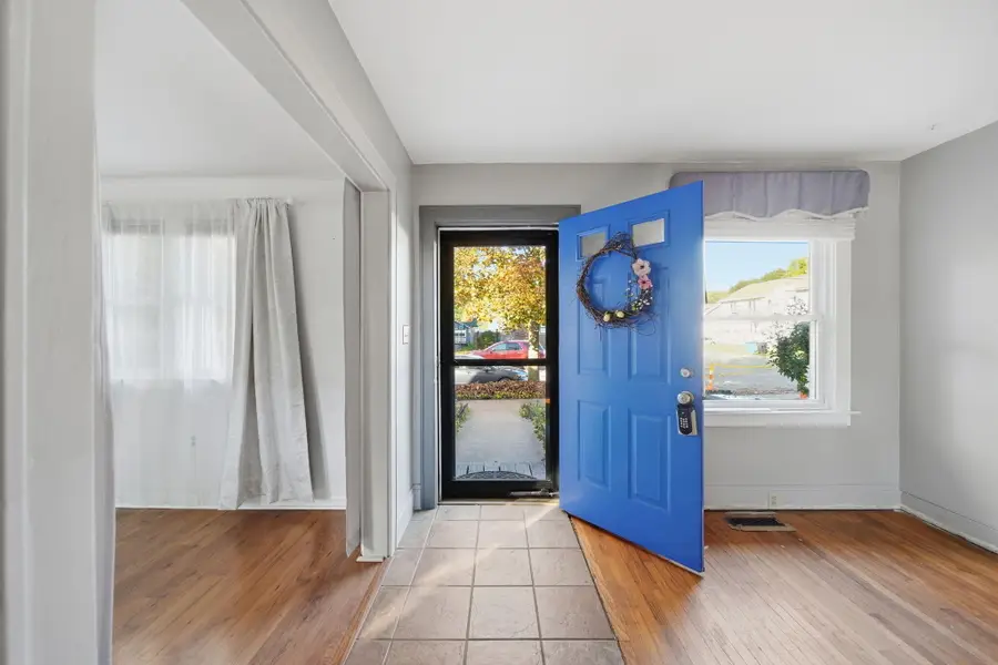 715 Sixth Street, Jackson, MI 49203 - #2