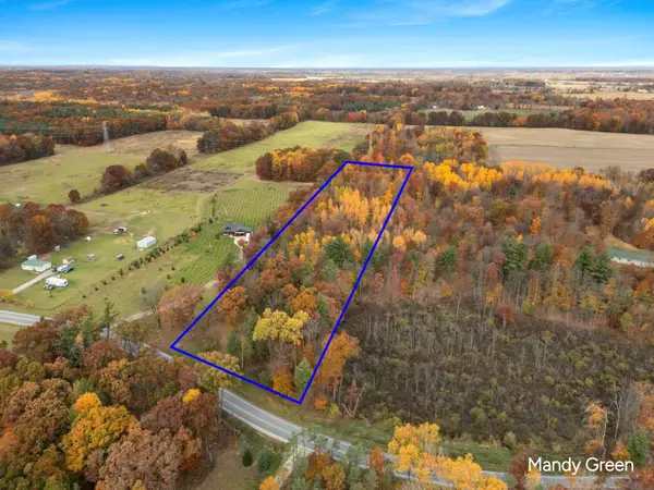 10021 16 Mile Road Ne, Cedar Springs, MI 49319