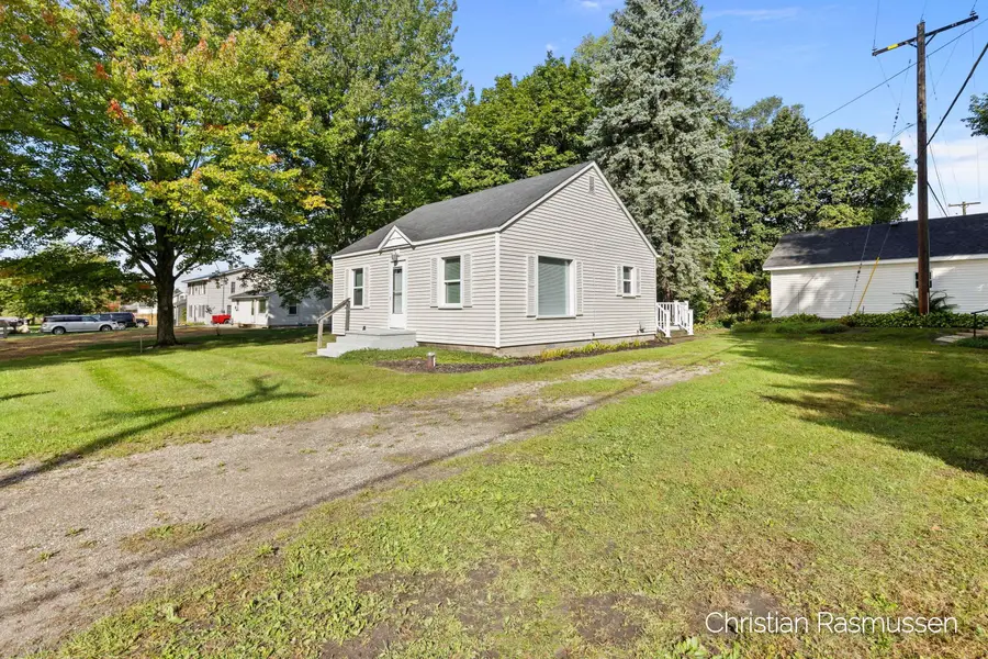 112 Fairview Drive, Greenville, MI 48838 - #2