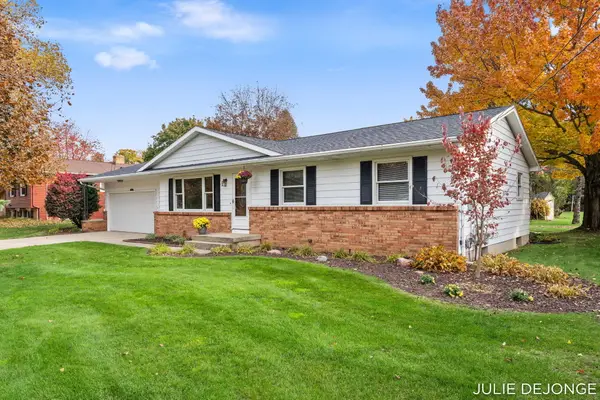 6192 NE Blythefield Avenue Ne, Rockford, MI 49341