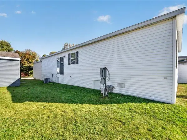 1037 Cambry Circle #102, Grass Lake, MI 49240
