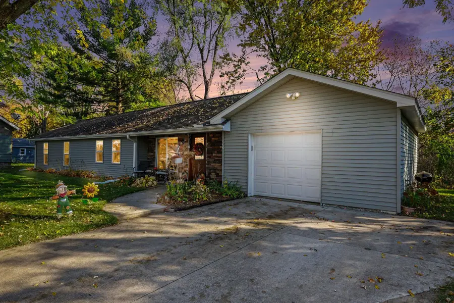 535 Fairyland Avenue, Jackson, MI 49202 - #2