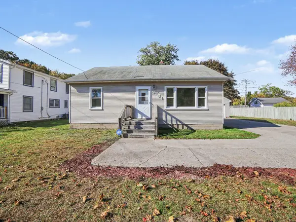 3161 Mccracken Street, Norton Shores, MI 49441