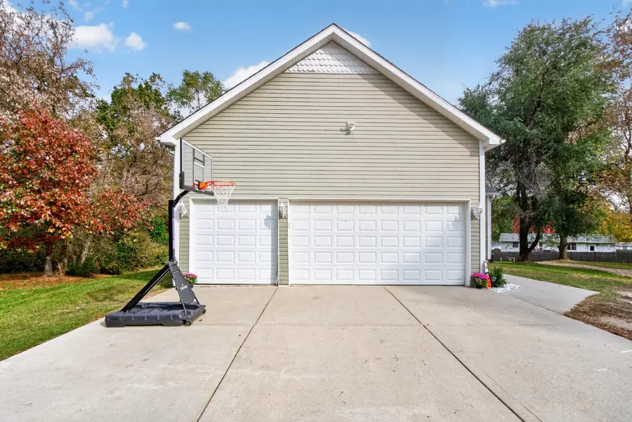 6300 Gillis Drive, Jackson, MI 49201 - #3