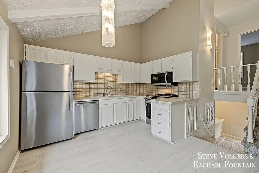 4916 Stauffer Avenue Se, Kentwood, MI 49508 - #3