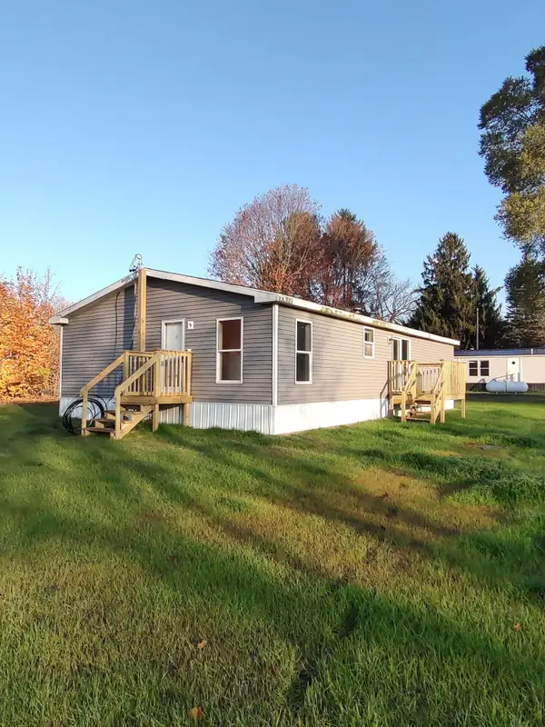 4600 Maple Street, Coral, MI 49322