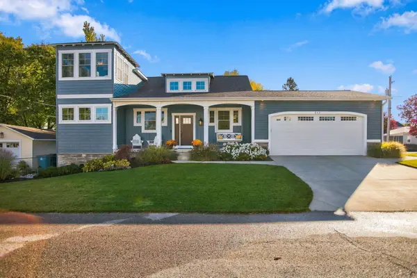 543 Lake Drive, Holland, MI 49423