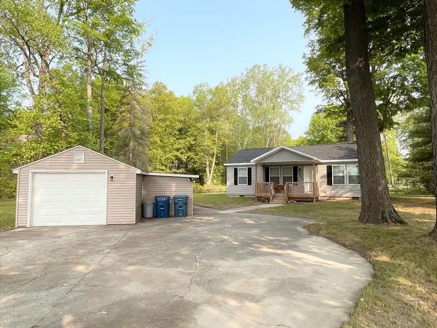 4851 N Verity Road, Sanford, MI 48657 - #2