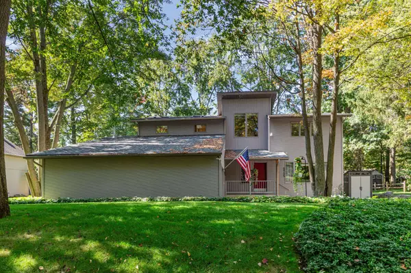 5705 Lantern Lane, Midland, MI 48642