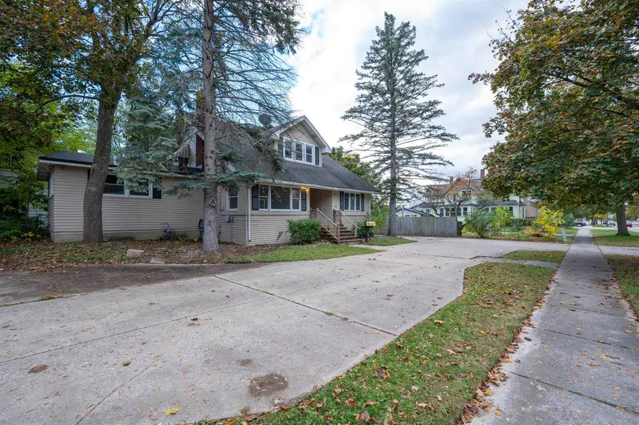 512 Townsend Street, Midland, MI 48640 - #2