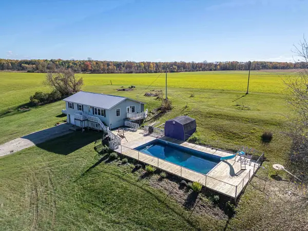 8100 E Grass Lake Road, Clare, MI 48617