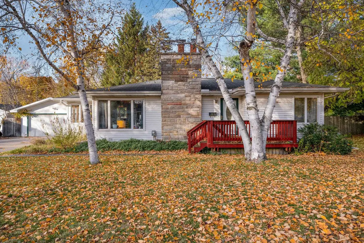 2605 E Ashman Street, Midland, MI 48642 - #1